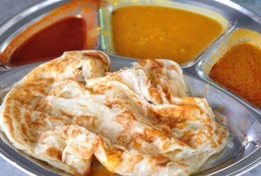 Bánh Roti Canai ăn kèm với soup cari